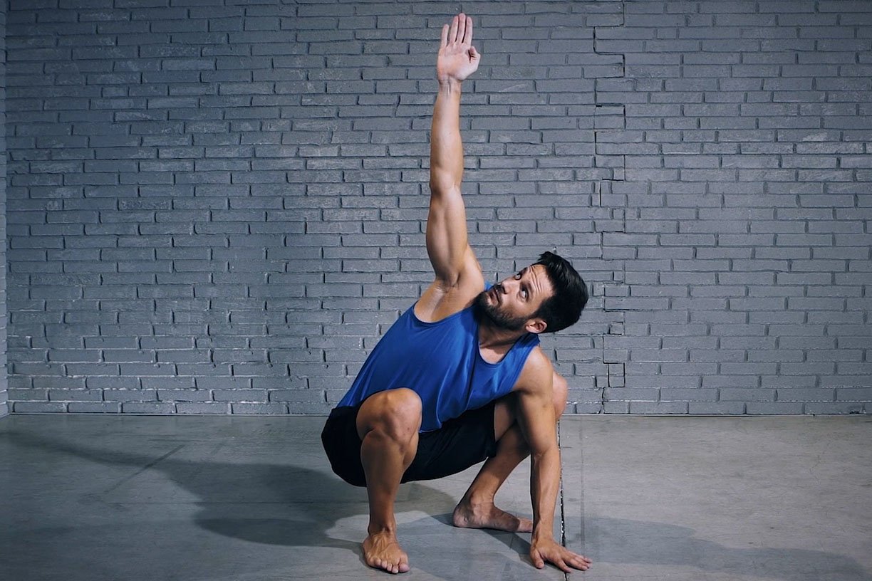 Deep squat-ı məşq planına daxil etməyin faydaları